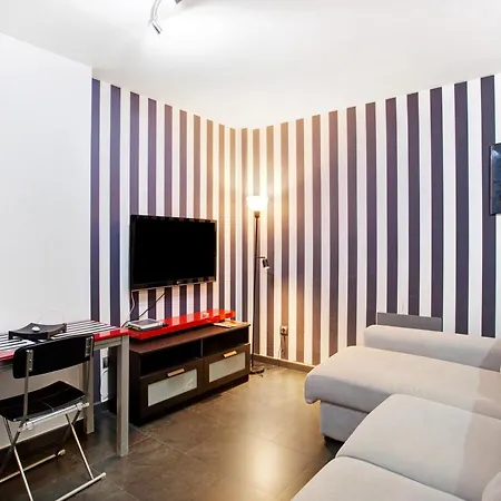 99 Steps To Heaven Apartment *