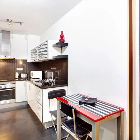 99 Steps To Heaven Apartment *
